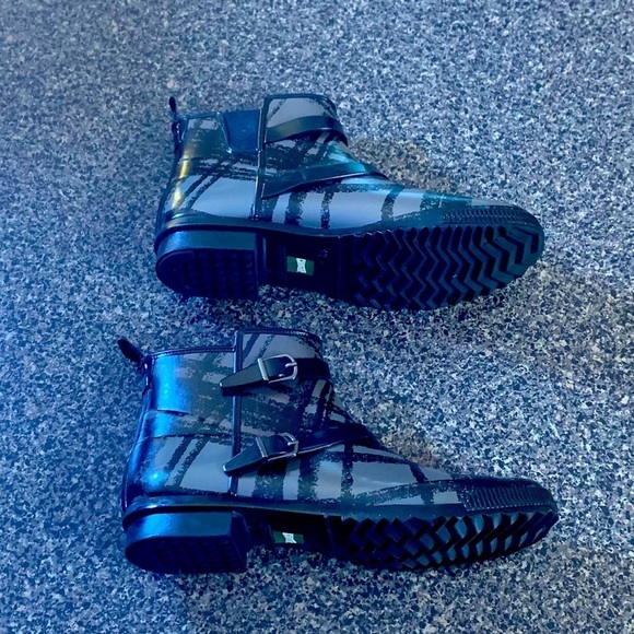 Cougar Shoes - Rain booties!